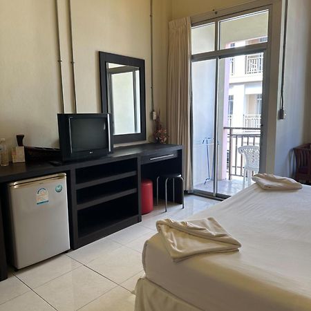 Cozy Place Patong Екстериор снимка